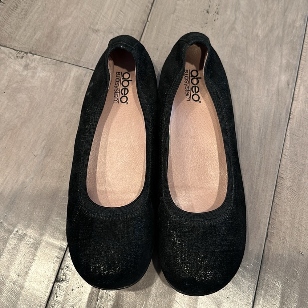 Abeo built-in orthotic women’s black slip on shoes size 9.5